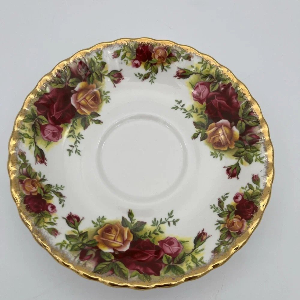 Vintage Royal Albert Old Country Roses Teacup &‎ Saucer Set - Bone China